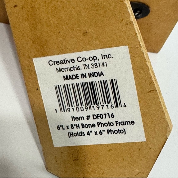 Creative Co-Op Mansour Ivory Scalloped Picture Frame Holds 4” X 6” Photo - Picture 5 of 6